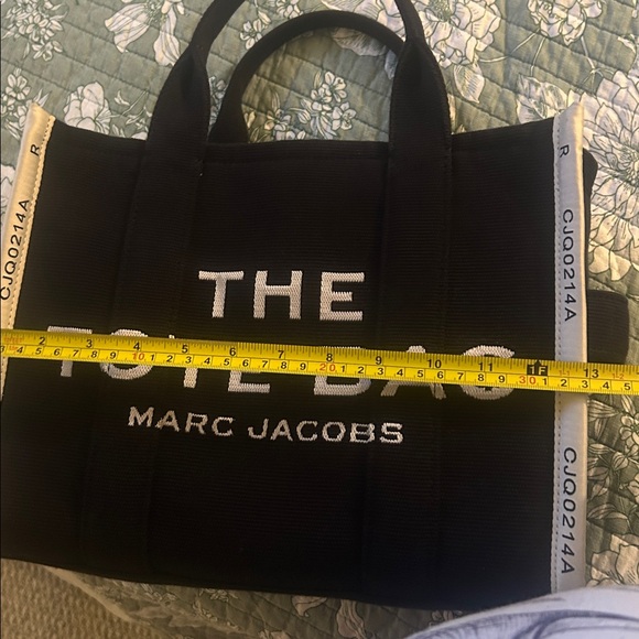 Marc Jacobs Black and Cream Tote Bag - Picture 7 of 9